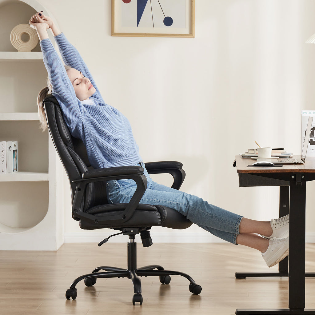 Chaise gaming cuir PU ergonomique — Bascule & accoudoirs rembourrés.